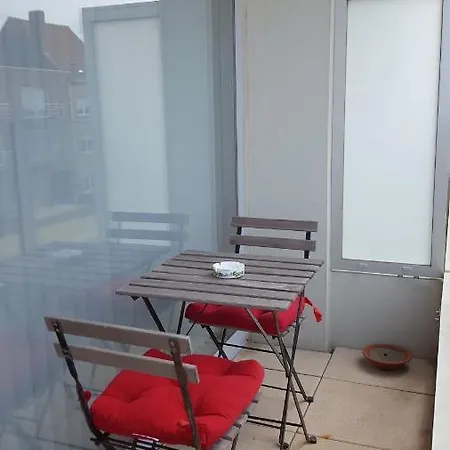Raversijde With Sea View Apartament